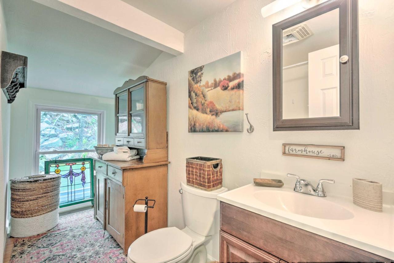 Modern Farmhouse Duplex By Stream, 4 Mi To Boone! بيوينغ روك المظهر الخارجي الصورة