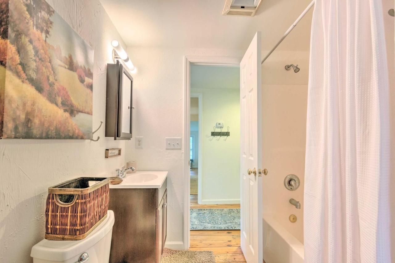 Modern Farmhouse Duplex By Stream, 4 Mi To Boone! بيوينغ روك المظهر الخارجي الصورة